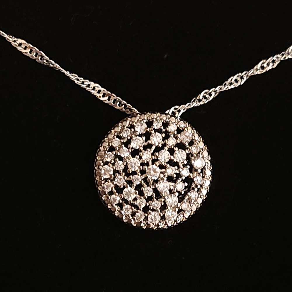 Sterling Silver Round Sparkling Necklace